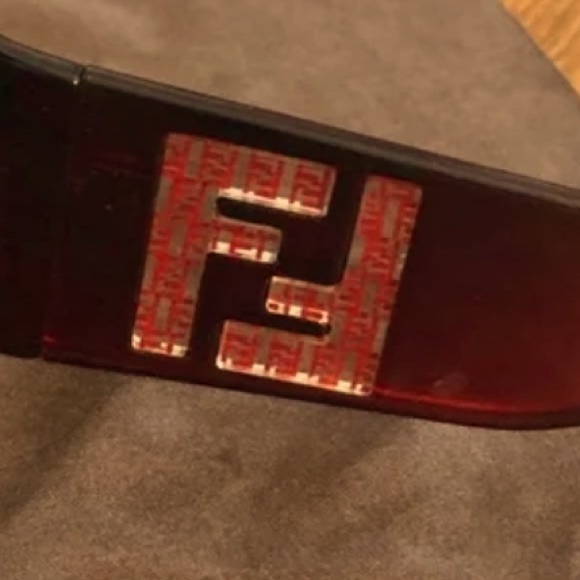 FENDI Sunglasses - Picture 8 of 9
